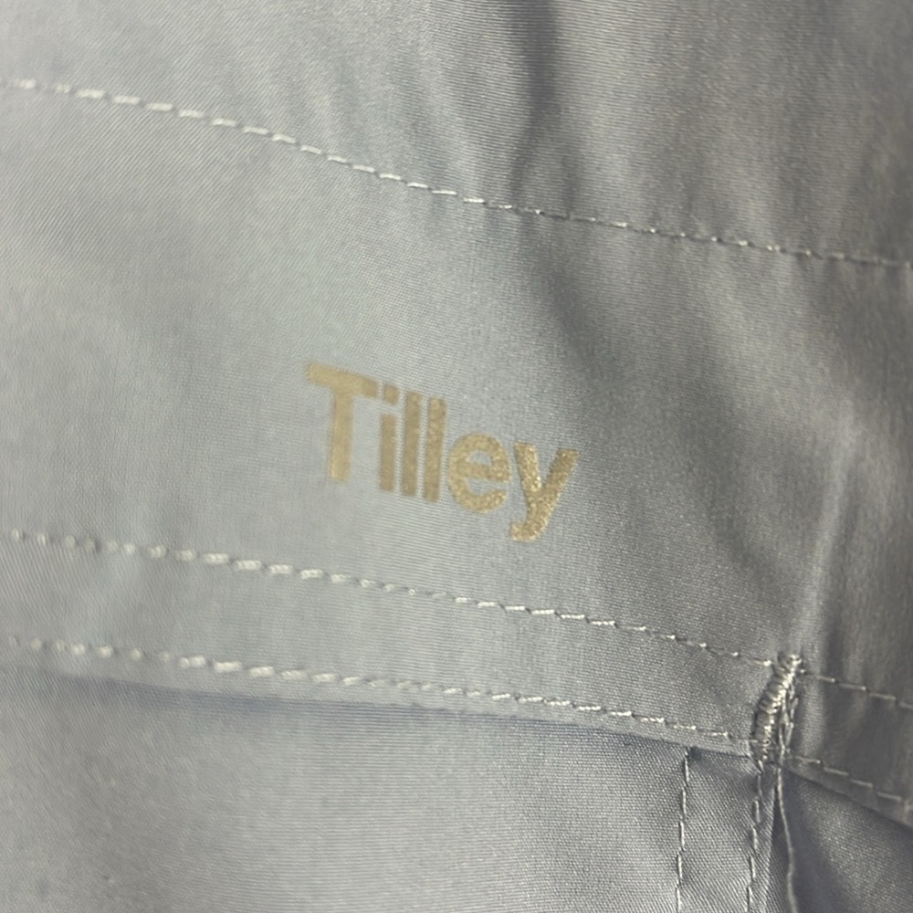 Tilley Blue button down casual lightweight shirt size large - Picture 4 of 9
